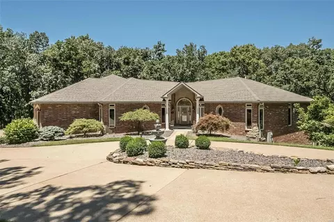 18563 Bridlespur Estates Dr, Wildwood, MO 63069