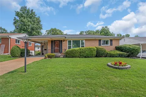 512 Nightingale Ln, Affton, MO 63123