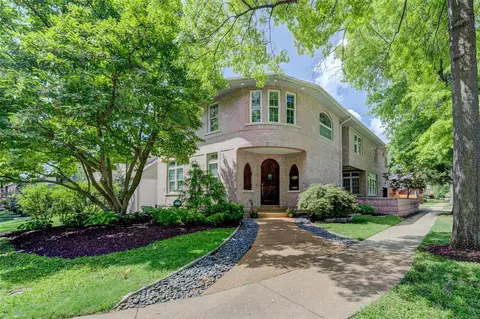 141 N Brentwood Blvd, Saint Louis, MO 63105
