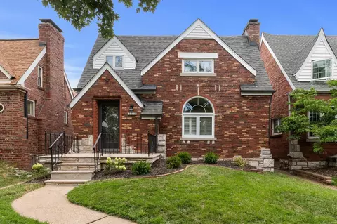 5233 Lindenwood Ave, Saint Louis, MO 63109