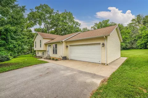 10571 Homestead Ave, Saint Louis, MO 63114