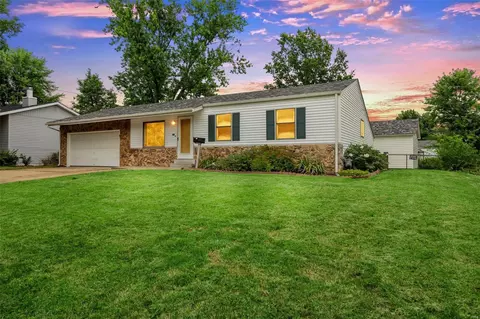 806 Love Dr, O'fallon, MO 63366