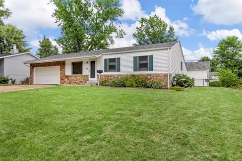 806 Love Dr, O'fallon, MO 63366 photo 4