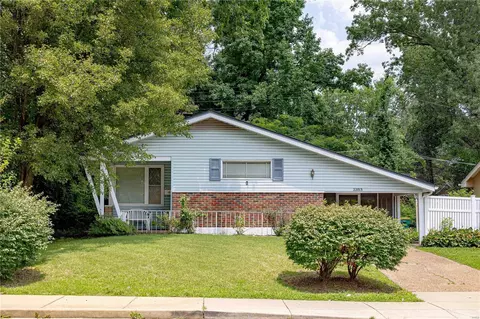 2353 Berwyn Dr, Saint Louis, MO 63136