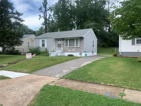 3321 Marmary, Saint Ann, MO 63074