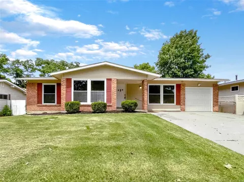 2645 Patterson Rd, Florissant, MO 63031