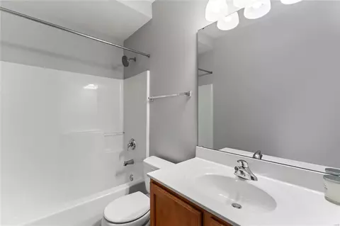 Bath - 35 Eliot Ct, O'fallon, MO 63366 photo 5 of 6