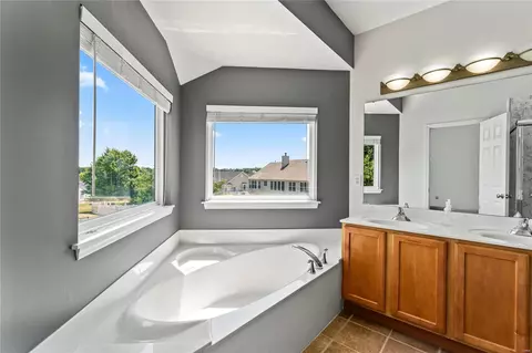 Bath - 35 Eliot Ct, O'fallon, MO 63366 photo 1 of 6