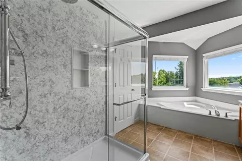 Bath - 35 Eliot Ct, O'fallon, MO 63366 photo 2 of 6