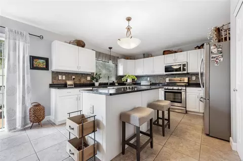 Kitchen - 1487 Campton Ct, O'fallon, MO 63368 photo 2 of 4