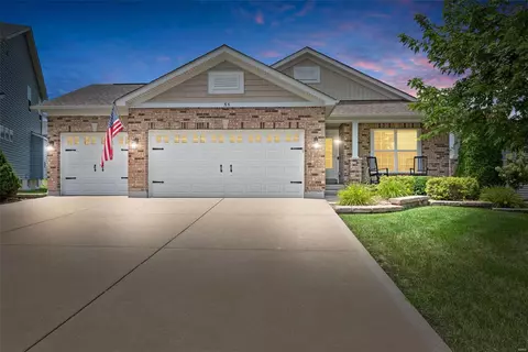 55 Saddlebed Ct, Wentzville, MO 63385