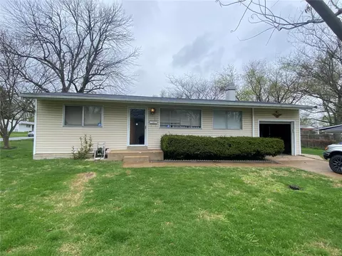 975 Claver Ln, Florissant, MO 63031