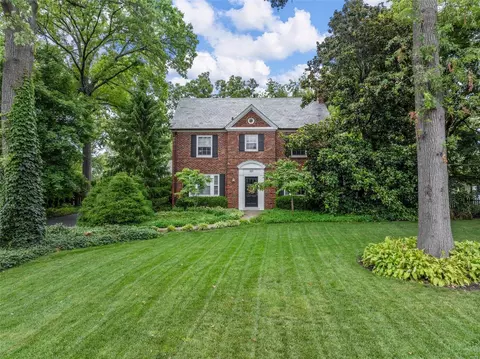 117 Essex Ave, Saint Louis, MO 63122