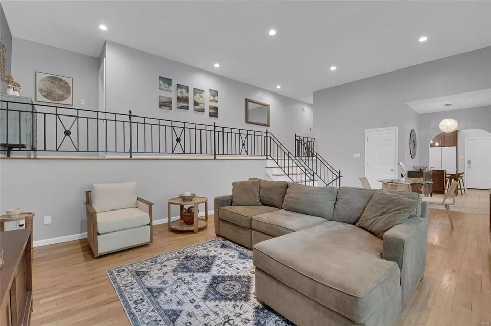 Living - 12647 Tallow Hill Ln, Saint Louis, MO 63146 photo 1 of 4