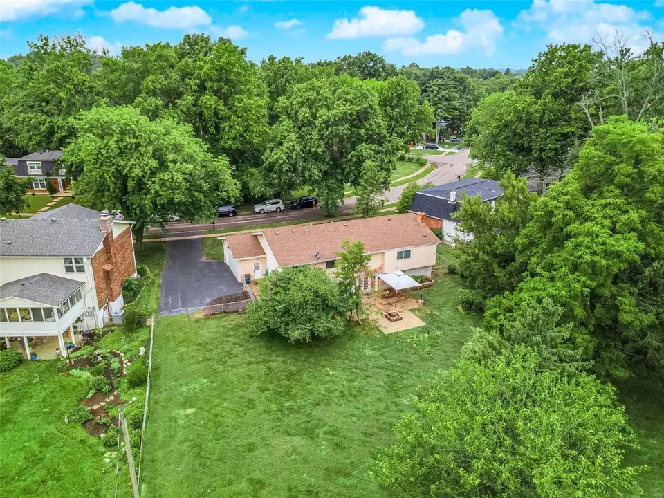 View/Area - 12647 Tallow Hill Ln, Saint Louis, MO 63146 photo 2 of 3