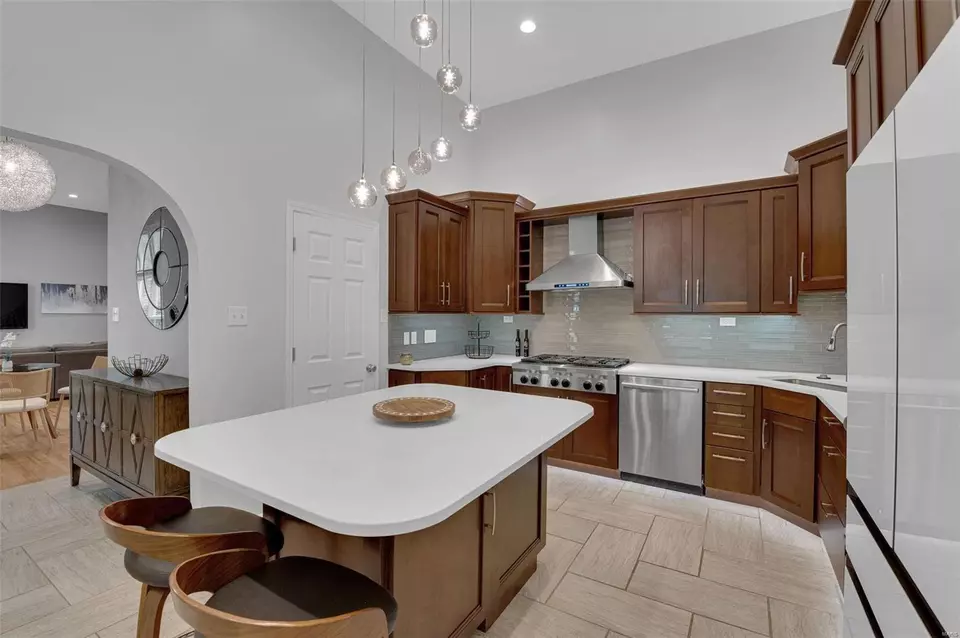 Kitchen - 12647 Tallow Hill Ln, Saint Louis, MO 63146 photo 2 of 3