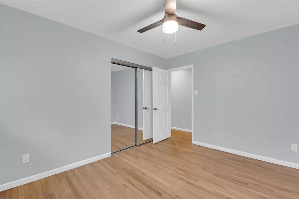 Bedroom - 12647 Tallow Hill Ln, Saint Louis, MO 63146 photo 5 of 7
