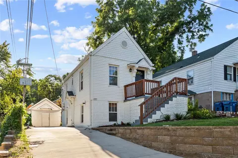 2315 N 6th St, Saint Charles, MO 63301