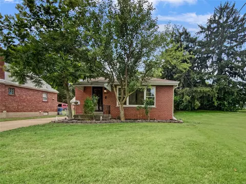 4674 Seibert Ave, Saint Louis, MO 63123