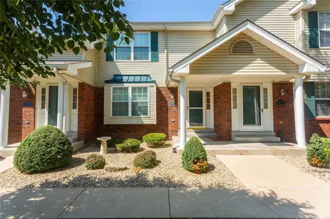 1744 Forsythia Ct #2, Saint Charles, MO 63303