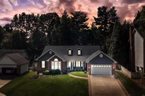 611 Westledge Ct, Saint Louis, MO 63131
