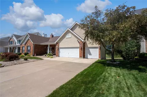 Exterior - 730 Hawk Run Dr, O'fallon, MO 63368 photo 4 of 10