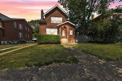 1023 Claytonia Ter, Richmond Heights, MO 63117