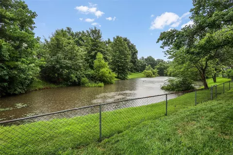 211 Straightoak Ct, Ballwin, MO 63021 photo 26