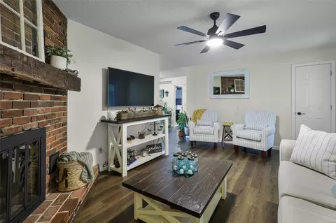 211 Straightoak Ct, Ballwin, MO 63021 photo 4