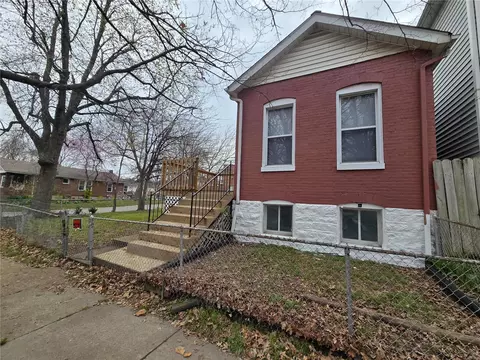 8304 Pennsylvania Ave, Saint Louis, MO 63111