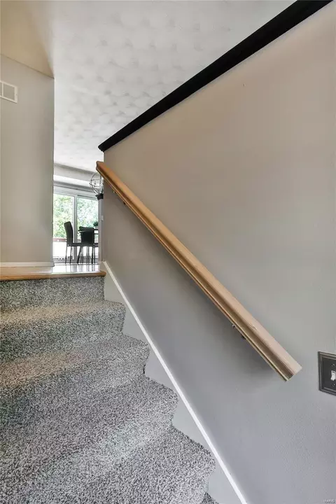 407 Tulsa Ave, Ballwin, MO 63021 photo 7