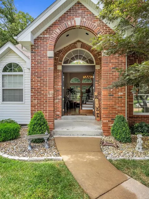 738 Southern Hills Dr, Eureka, MO 63025 photo 4