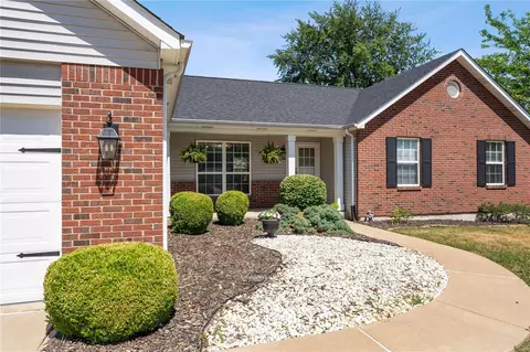 7301 Van Gogh Dr, O'fallon, MO 63368 photo 2
