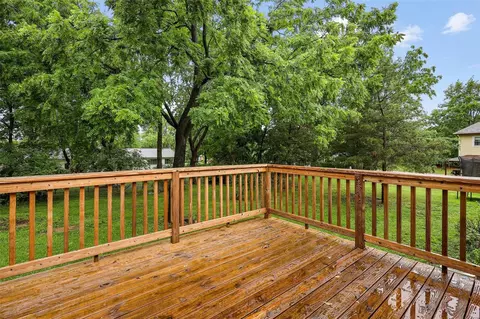 Exterior - 1004 Dutch Mill Dr, Ballwin, MO 63011 photo 2 of 4