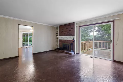 Living - 1004 Dutch Mill Dr, Ballwin, MO 63011 photo 3 of 3