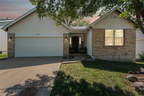 329 Crescent Ave, Valley Park, MO 63088