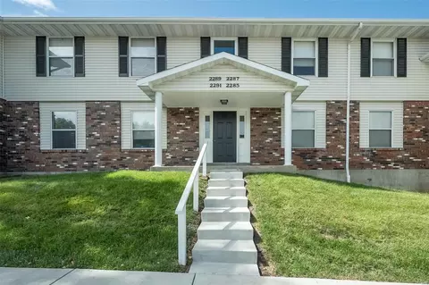 2291 Highland Hill Dr #B, Saint Peters, MO 63376