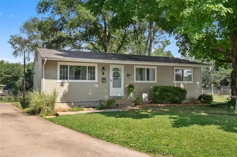 5 Garnier Ct, Florissant, MO 63031