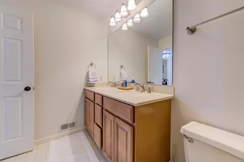 Bath - 725 Kerley Ct, Wildwood, MO 63011 photo 5 of 6