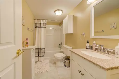 Bath - 725 Kerley Ct, Wildwood, MO 63011 photo 6 of 6