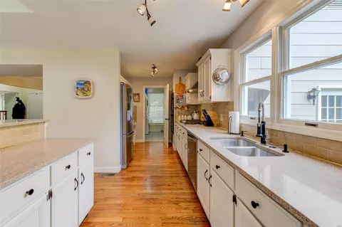 Kitchen - 725 Kerley Ct, Wildwood, MO 63011 photo 2 of 4