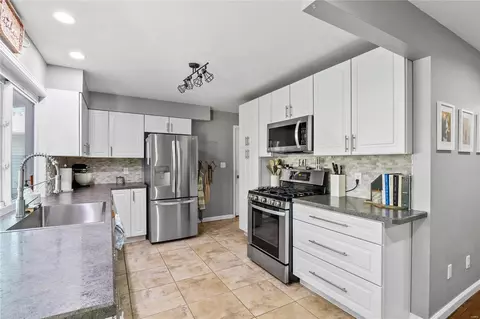 Kitchen - 305 Statewood Dr, Ballwin, MO 63021 photo 1 of 2
