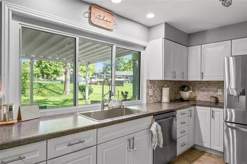 Kitchen - 305 Statewood Dr, Ballwin, MO 63021 photo 2 of 2