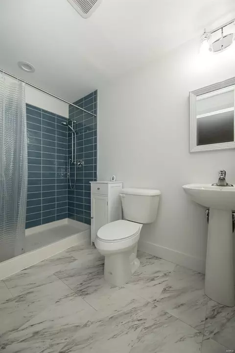 Bath - 411 Ava Renee Dr, Manchester, MO 63021 photo 5 of 5