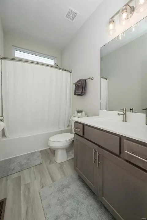 Bath - 411 Ava Renee Dr, Manchester, MO 63021 photo 4 of 5