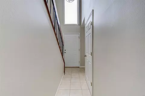 Entry Way - 1332 Holgate Dr #E2, Ballwin, MO 63021 photo 2 of 3