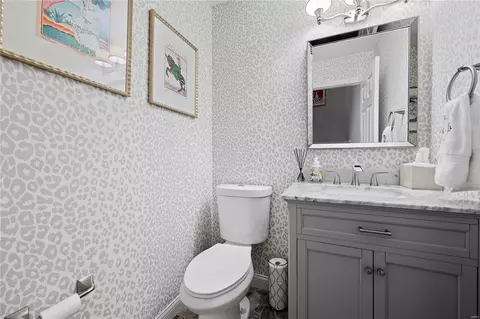 Bath - 1605 Whispering Creek Dr, Ballwin, MO 63021 photo 1 of 3