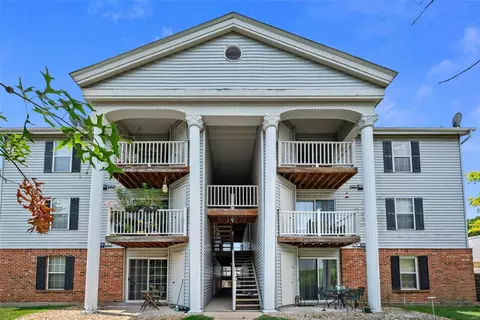 12415 Somerset Place Dr #B, Saint Louis, MO 63128