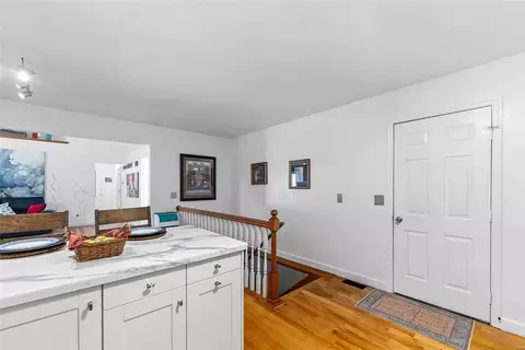 Entry Way - 401 White Chapel Dr, O'fallon, MO 63368 photo 4 of 6