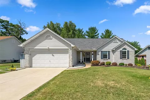 Exterior - 401 White Chapel Dr, O'fallon, MO 63368 photo 2 of 9